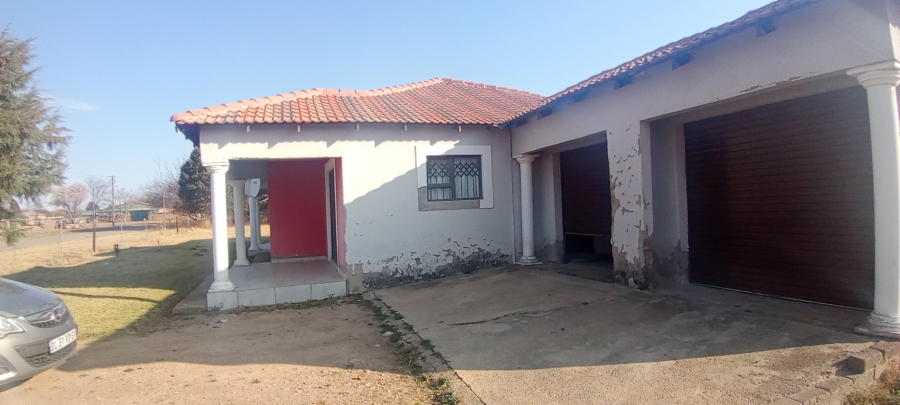 4 Bedroom Property for Sale in Ottosdal North West